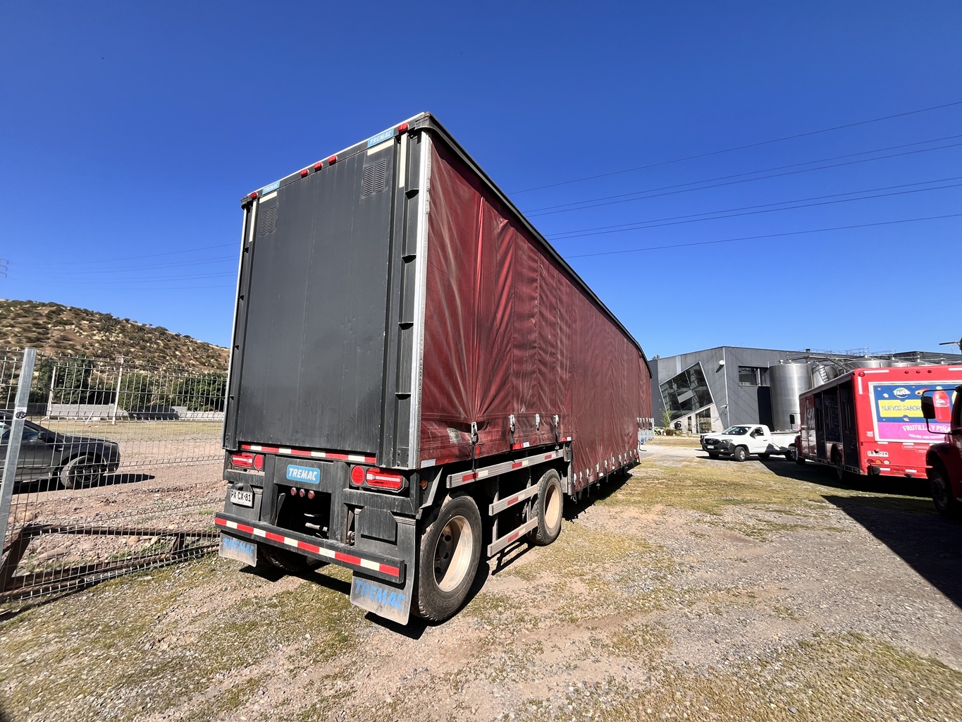 Semirremolque Tremac 2024 rampla botellera 3 ejes 14.21 mts #ref CX81 Buin
