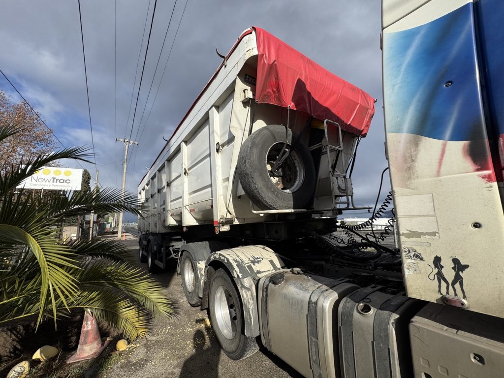 Semirremolque Batea Granelera 2022 Librelato 2 ejes 40 M3 # Ref XT48 Buin - Imagen 4