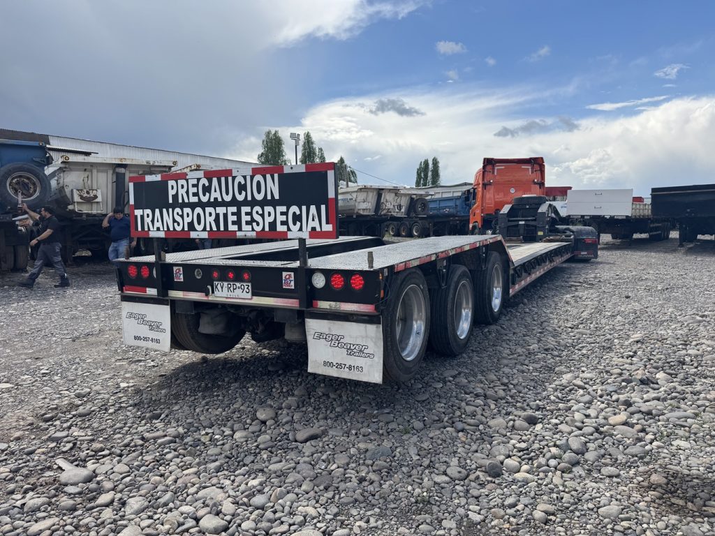 Semirremolque cama baja Eager Beaver 2020 3 Ejes cap 50 ton # Ref KP93 Buin - Imagen 7
