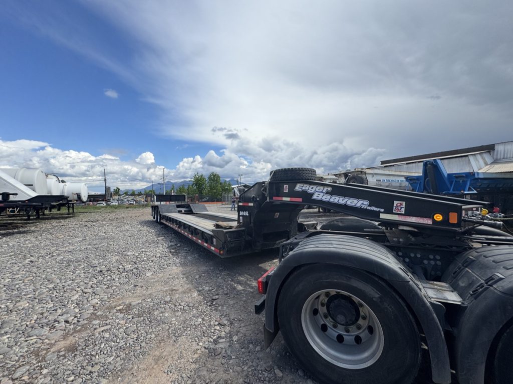 Semirremolque cama baja Eager Beaver 2020 3 Ejes cap 50 ton # Ref KP93 Buin - Imagen 5