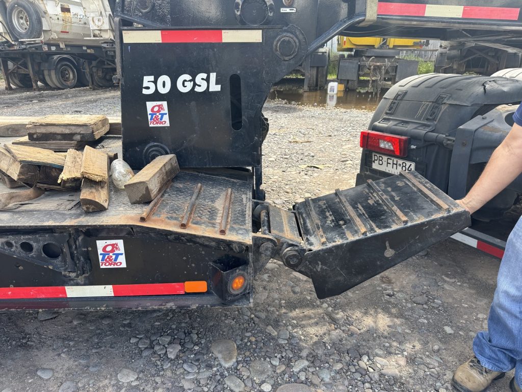 Semirremolque cama baja Eager Beaver 2020 3 Ejes cap 50 ton # Ref KP93 Buin - Imagen 3